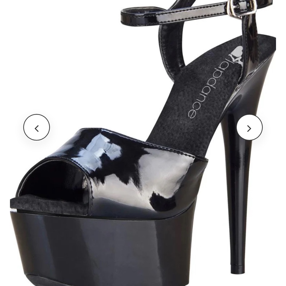 Lap dance 6 in black platform sandal with strap